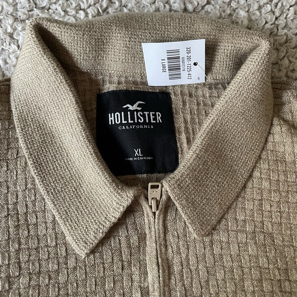 Men’s Hollister Quarter Zip - Picture 3 of 7
